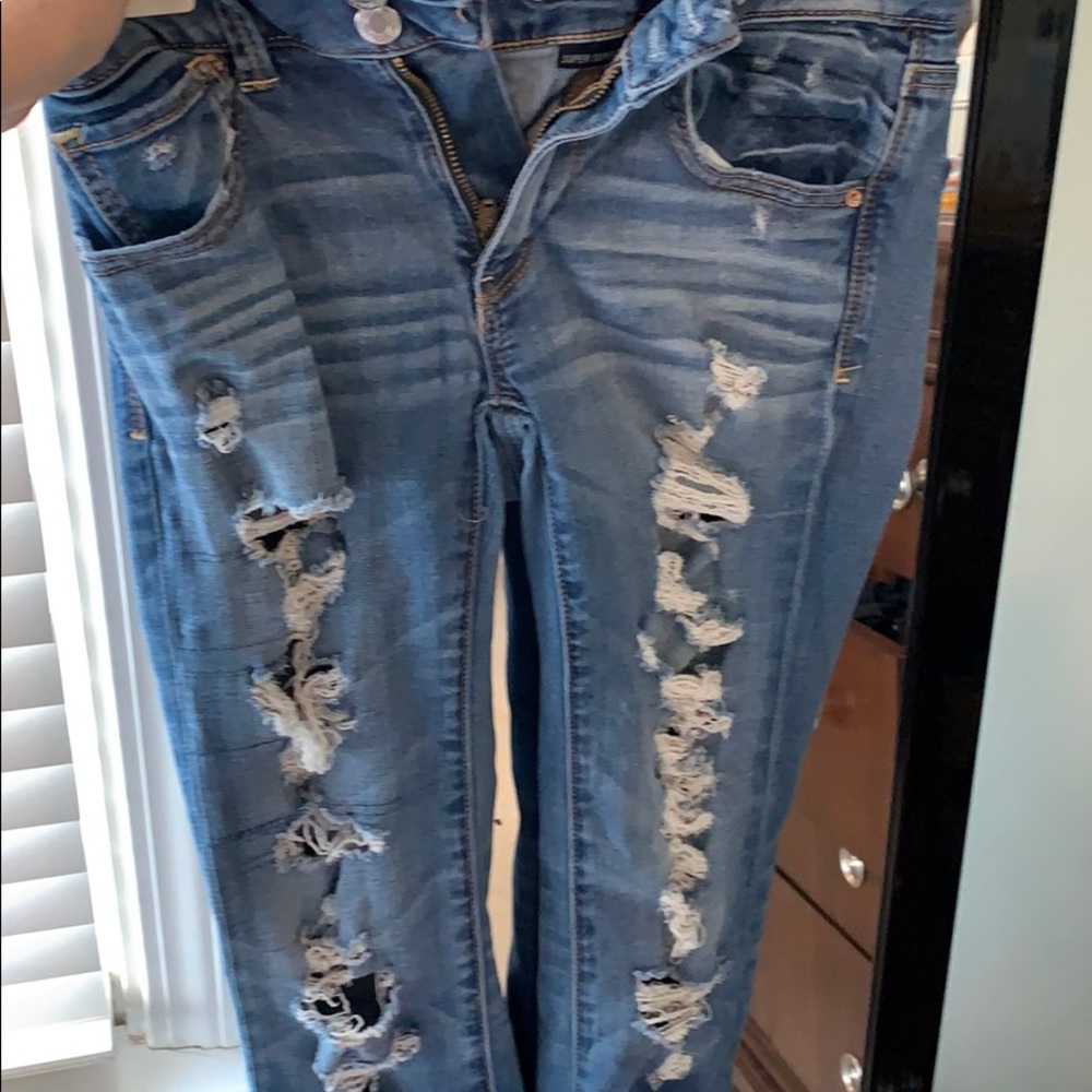American Eagle basic ripped jeans